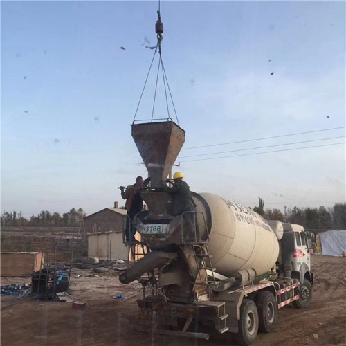 普安县“精准瞄准”—— 吊车的 “定位导航” 技术